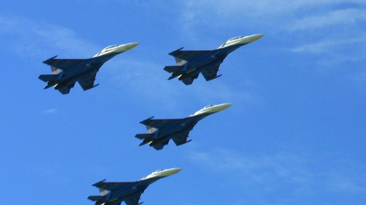 Четири бойни самолета на руските въоръжени сили нарушиха вчера въздушното