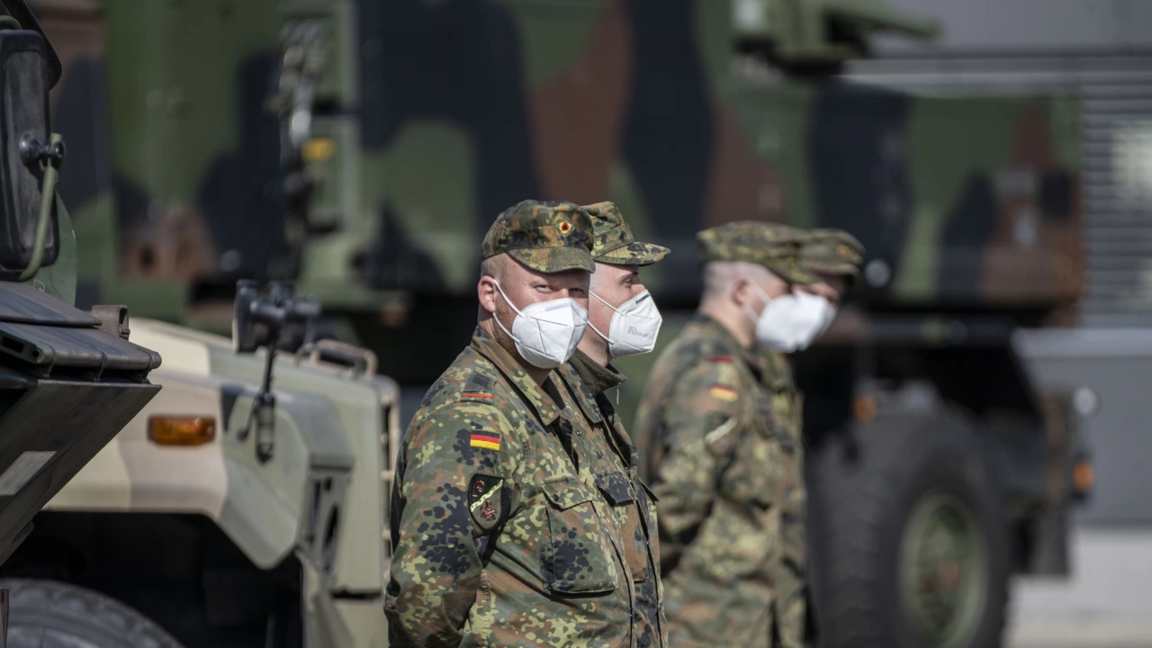 Офицер от резерва на германските въоръжени сили Бундесвера бе обвинен