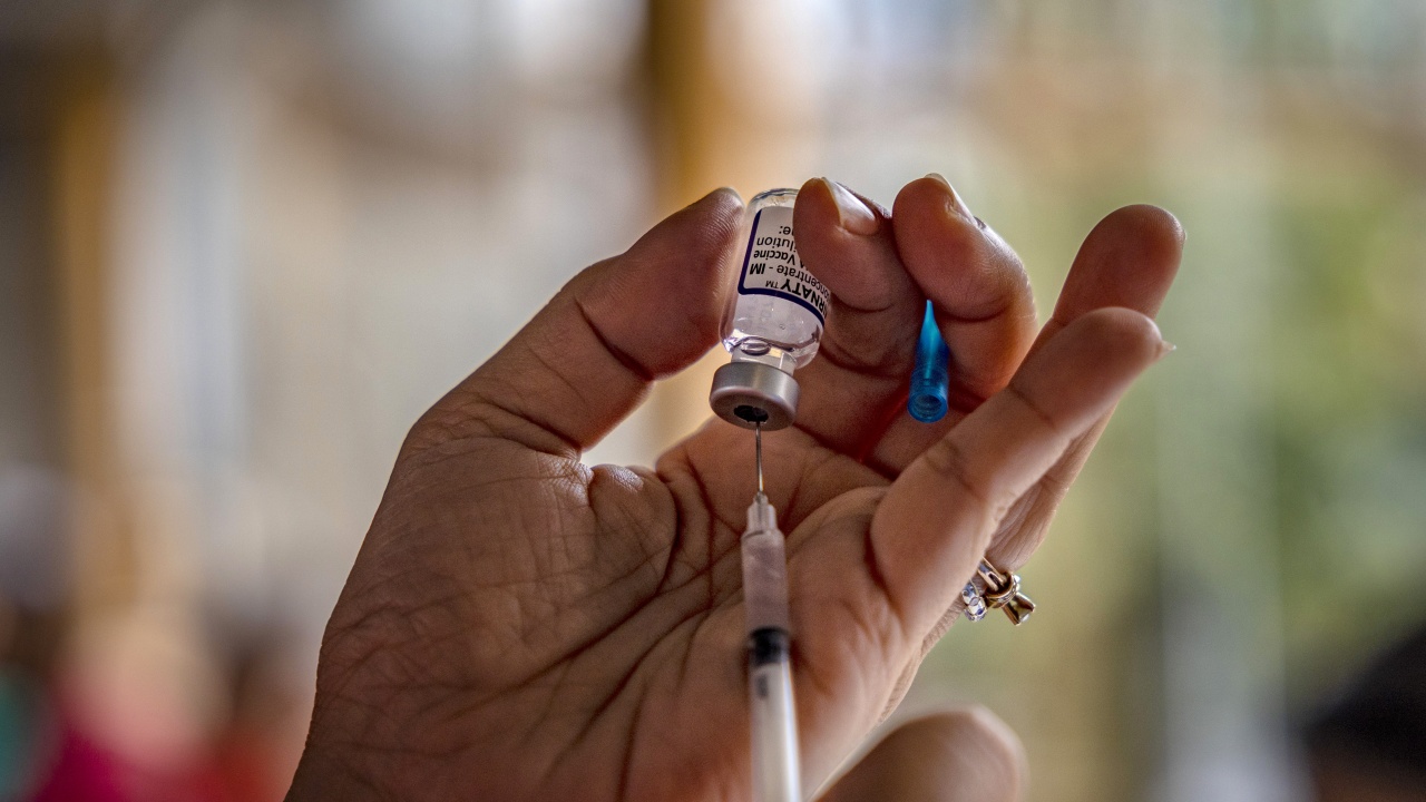 Поддръжниците на задължителното ваксиниране в Германия предложиха компромис в опит