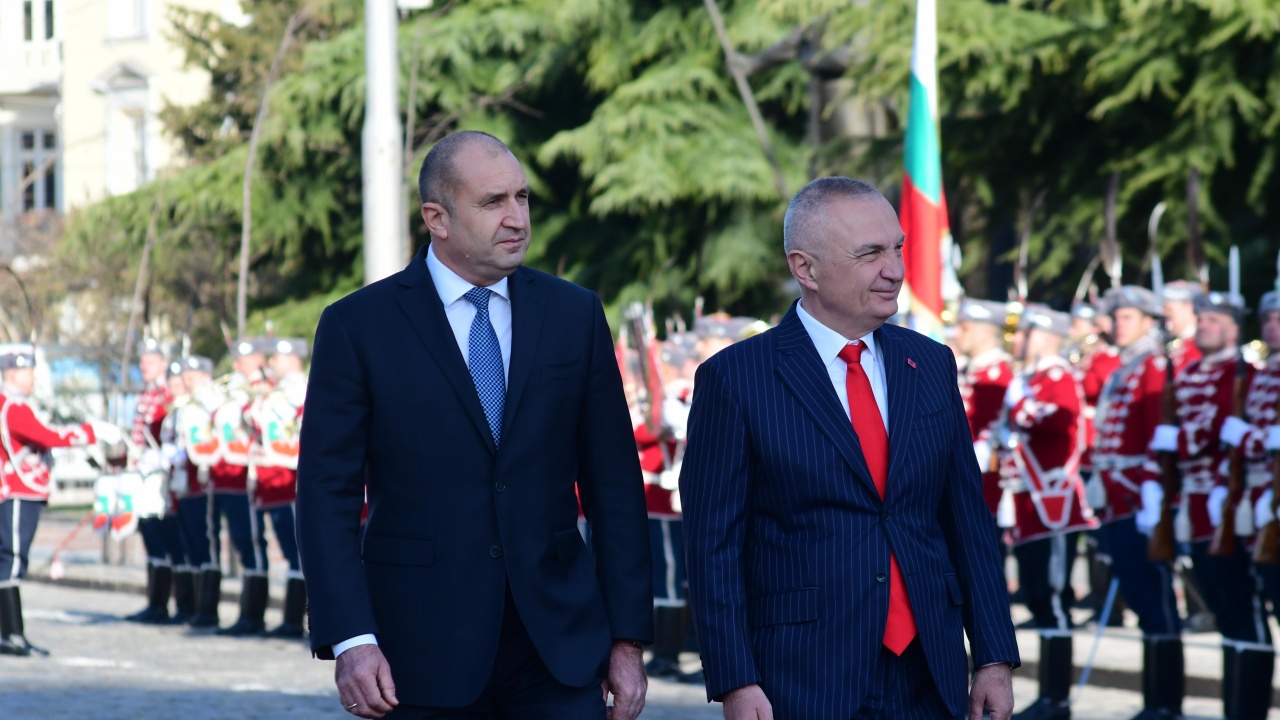 Румен Радев посрещна албанския президент