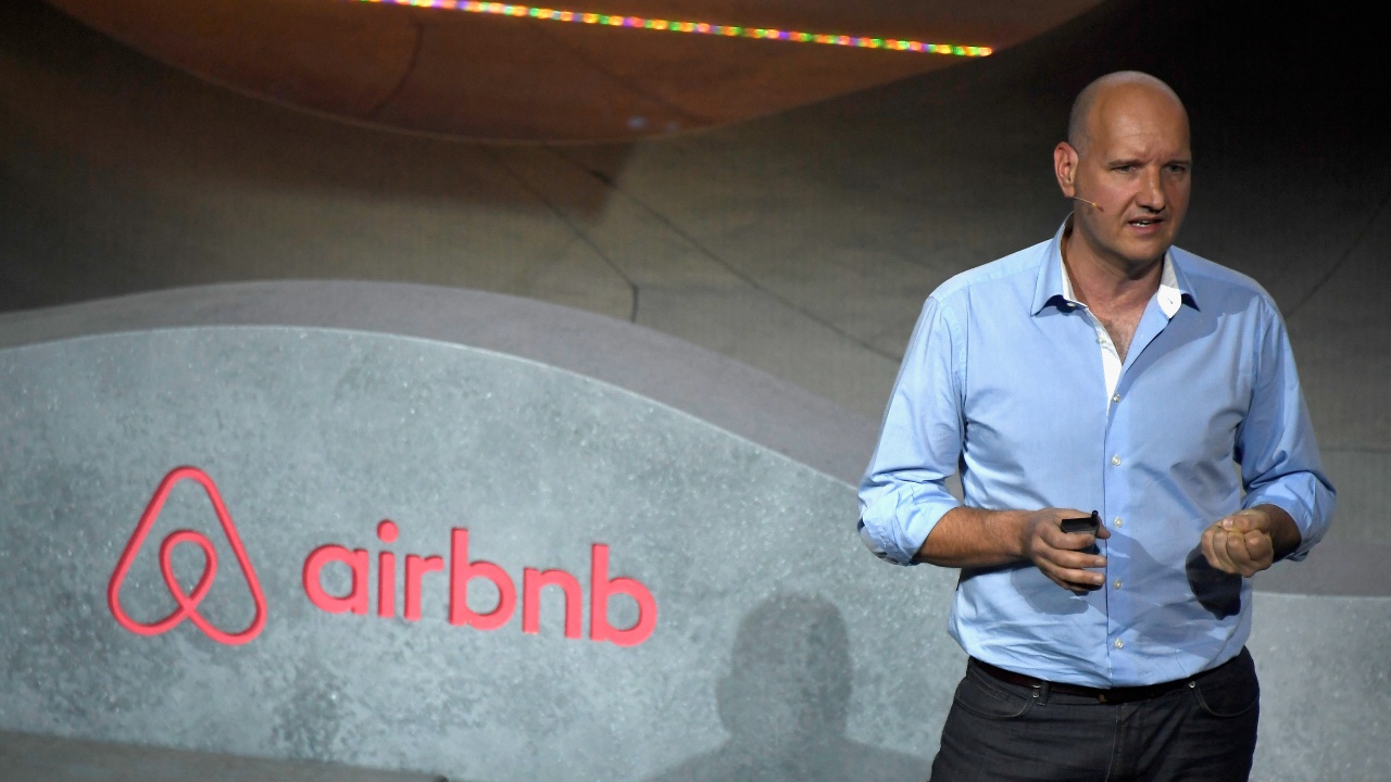 Airbnb спира да работи в Русия и Беларус