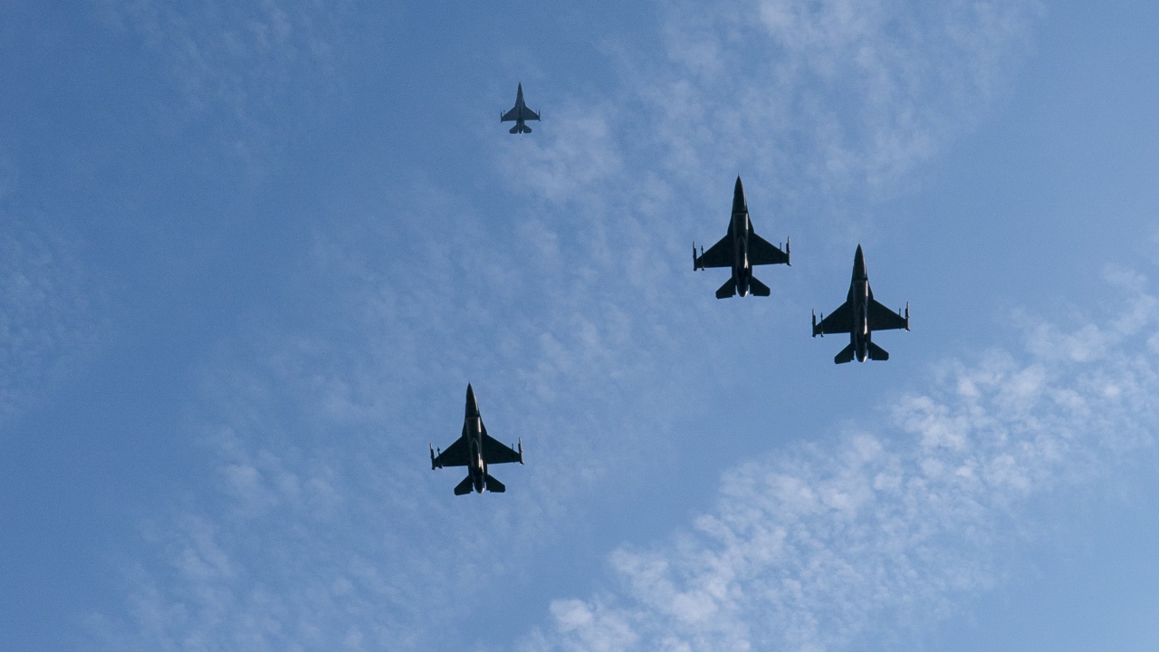 Гърдев: С покупката на новите F-16 България ще обезпечи въздушното си пространство