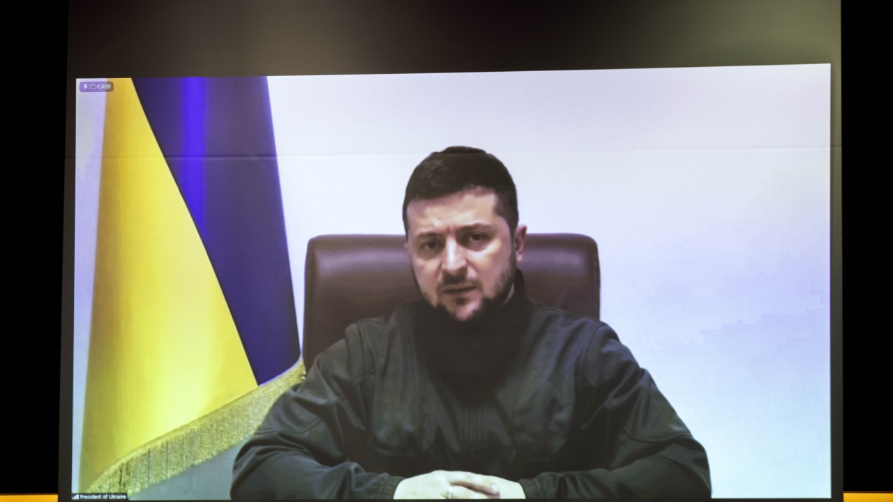 Във видеообръщение, разпространено рано в четвъртък, украинският президент Володимир ЗеленскиВолодимир