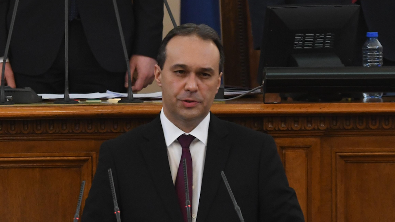 Военният министър: България няма финансов ангажимент към ротата "Страйкър" у нас