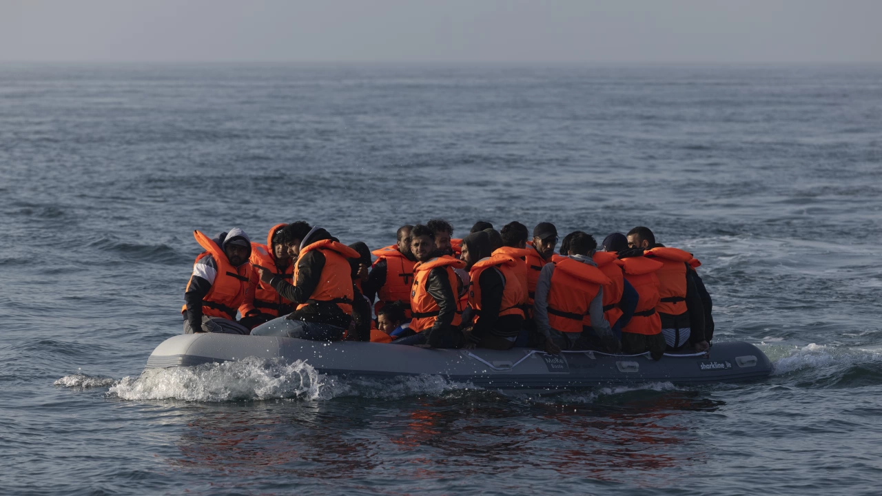 Най малко 13 африкански мигранти са загинали при потъването на