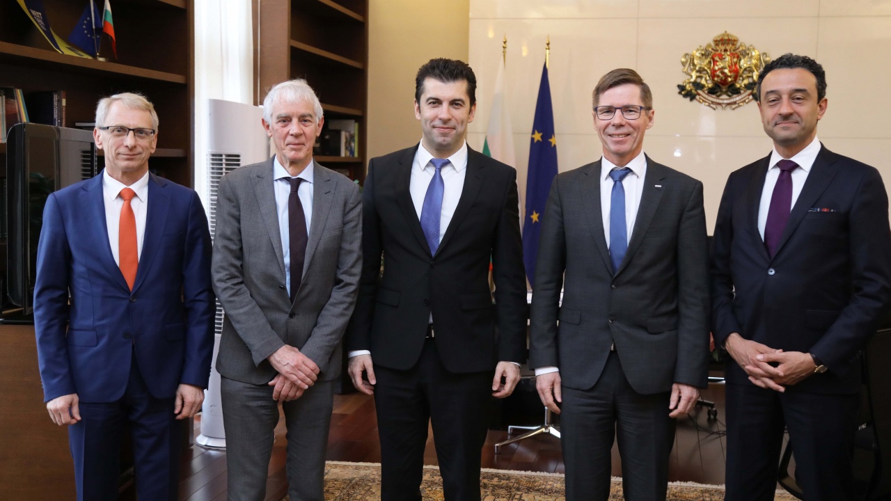 Министър-председателят Кирил Петков се срещна с министъра на икономиката, образованието