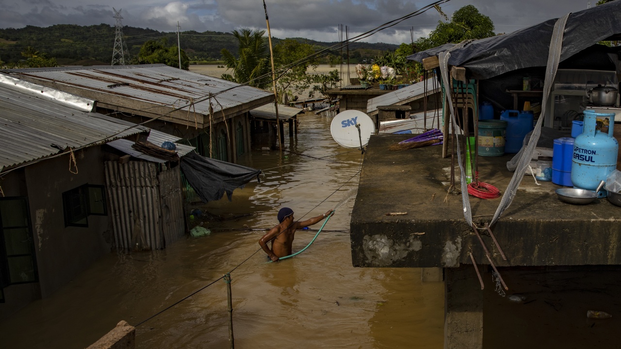 Бурята Меги взе най-малко 28 жертви на Филипините