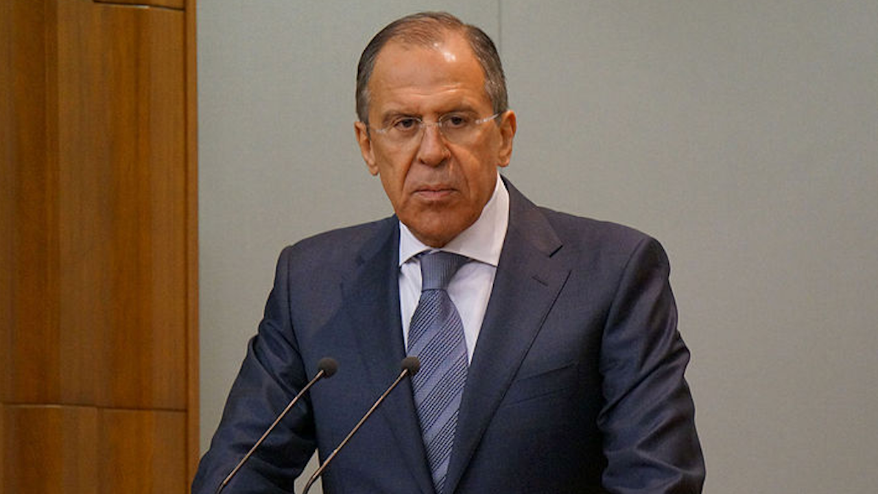 Външният министър на Русия Сергей Лавров отправи в понеделник гневни