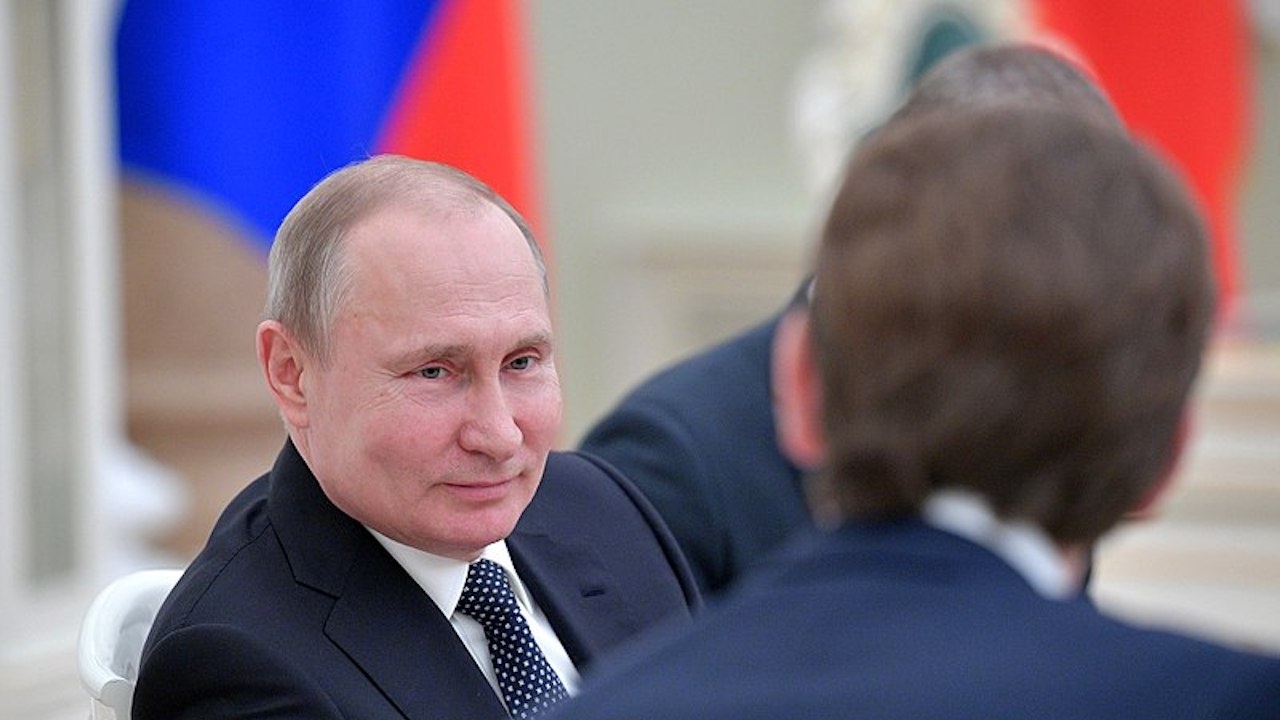 Путин разкарал 150 души от обкръжението си по подозрение, че били предатели и шпиони