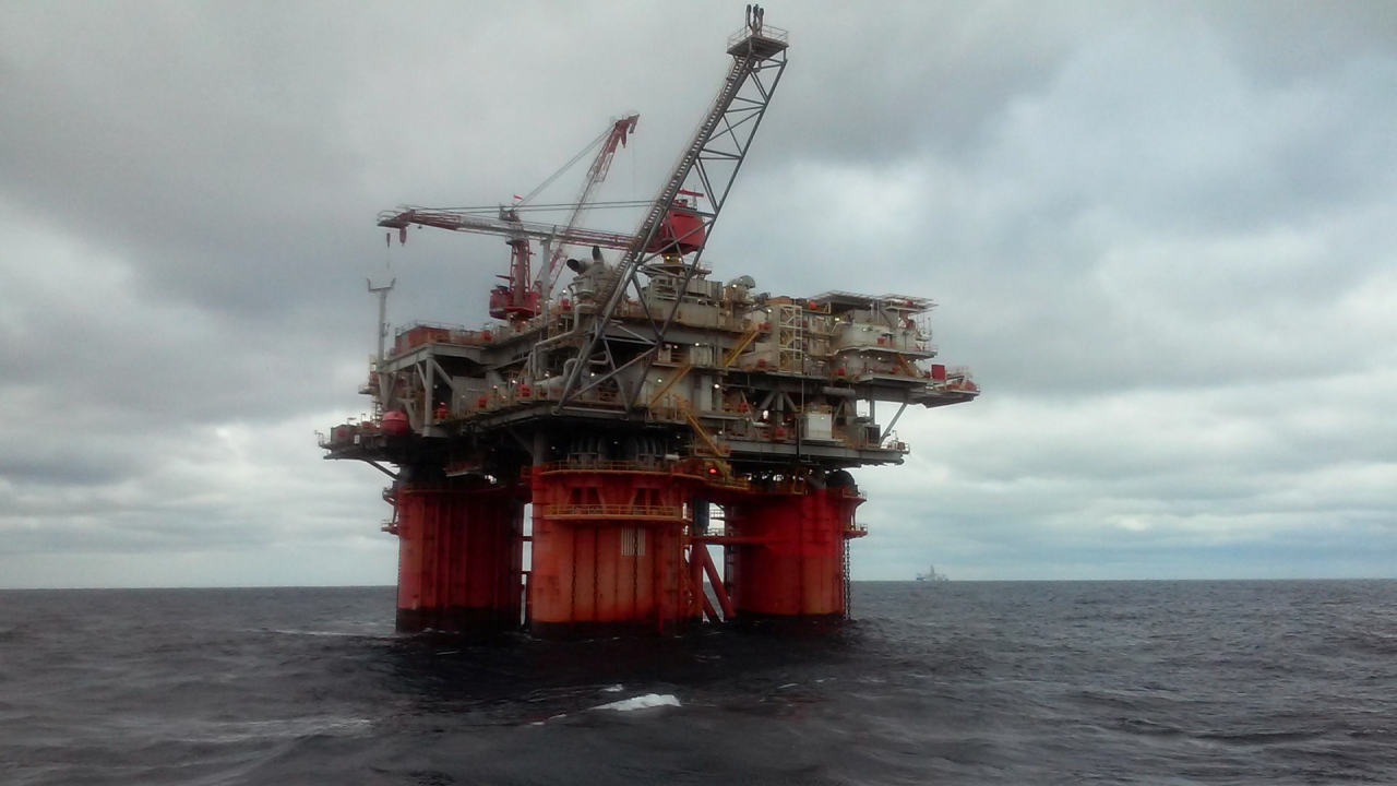 С две години е удължен срокът за търсене и проучване на нефт и природен газ в площ "Хан Аспарух" в Черно море