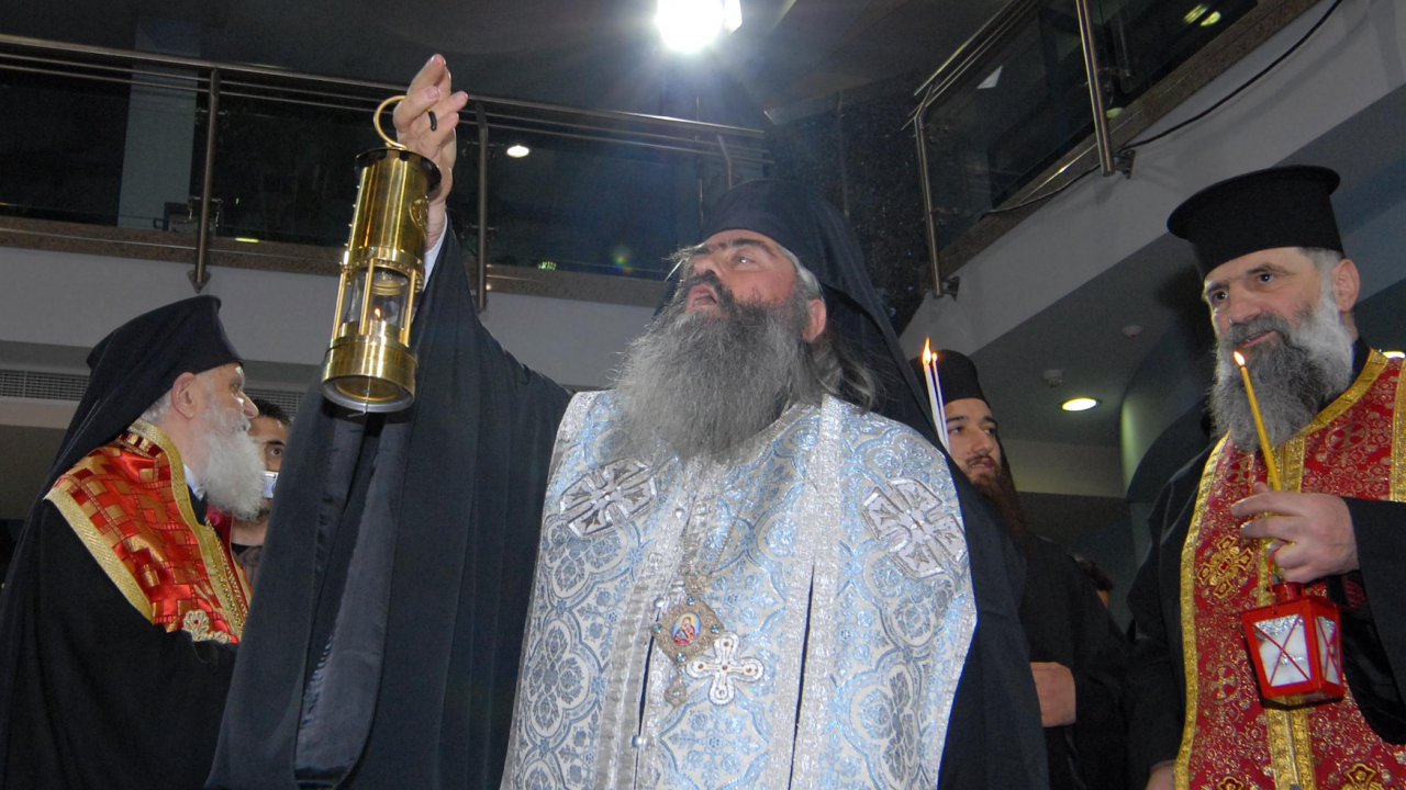 Ловчанският митрополит Гавриил коментира за Нова телевизия, че решението на