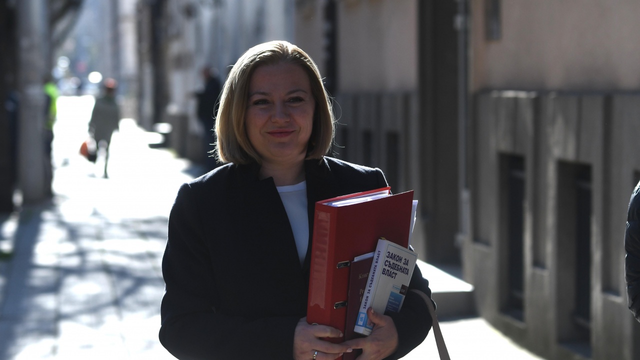 Министър Йорданова коментира закриването на специализираното правосъдие