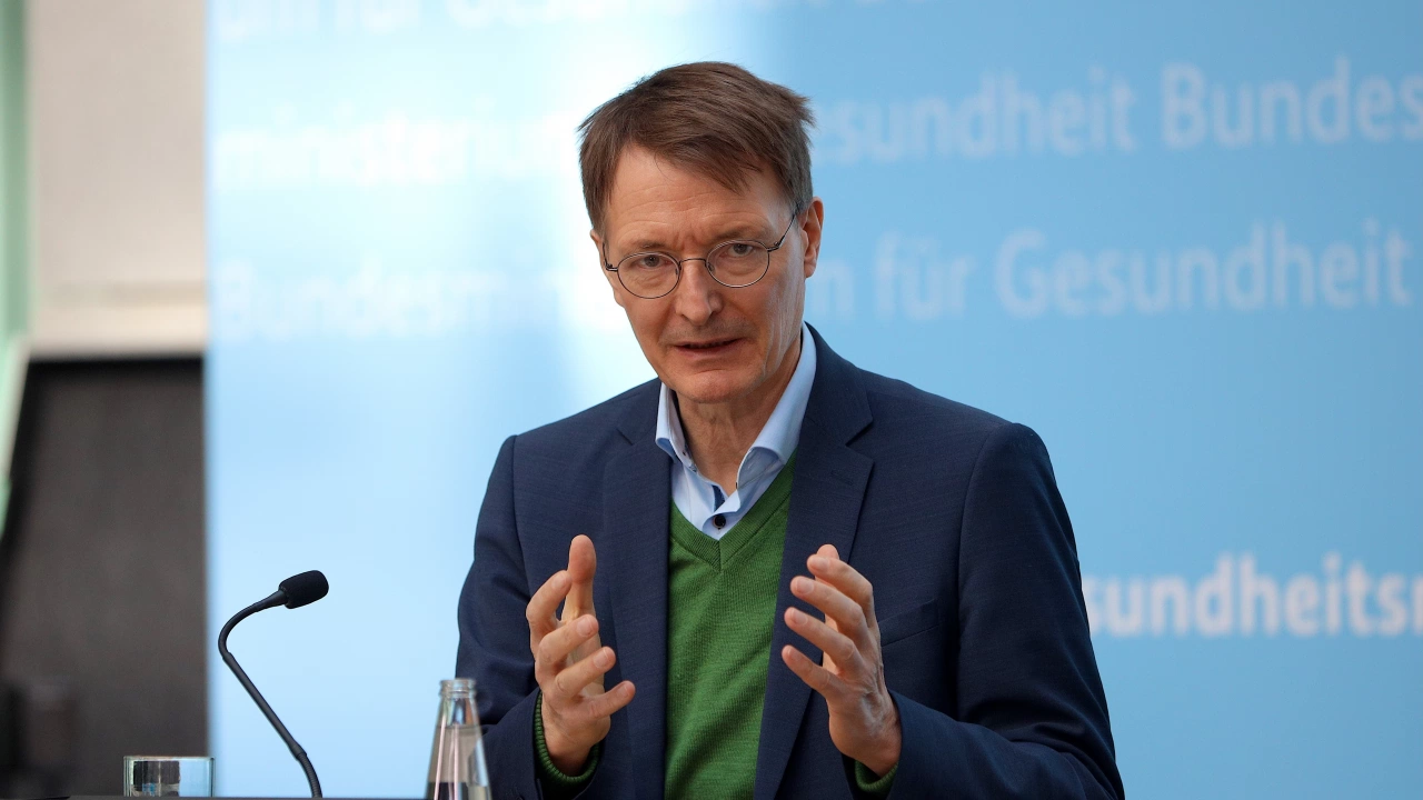 Германският министър на здравеопазването Карл Лаутербах призова хората да носят