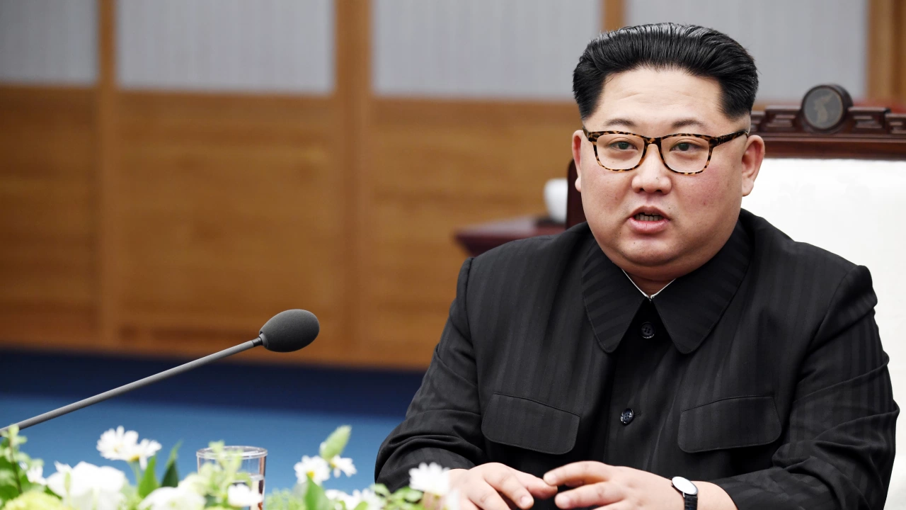 Севернокорейският лидер наблюдава изпитание на нов тип тактическо управляемо оръжие