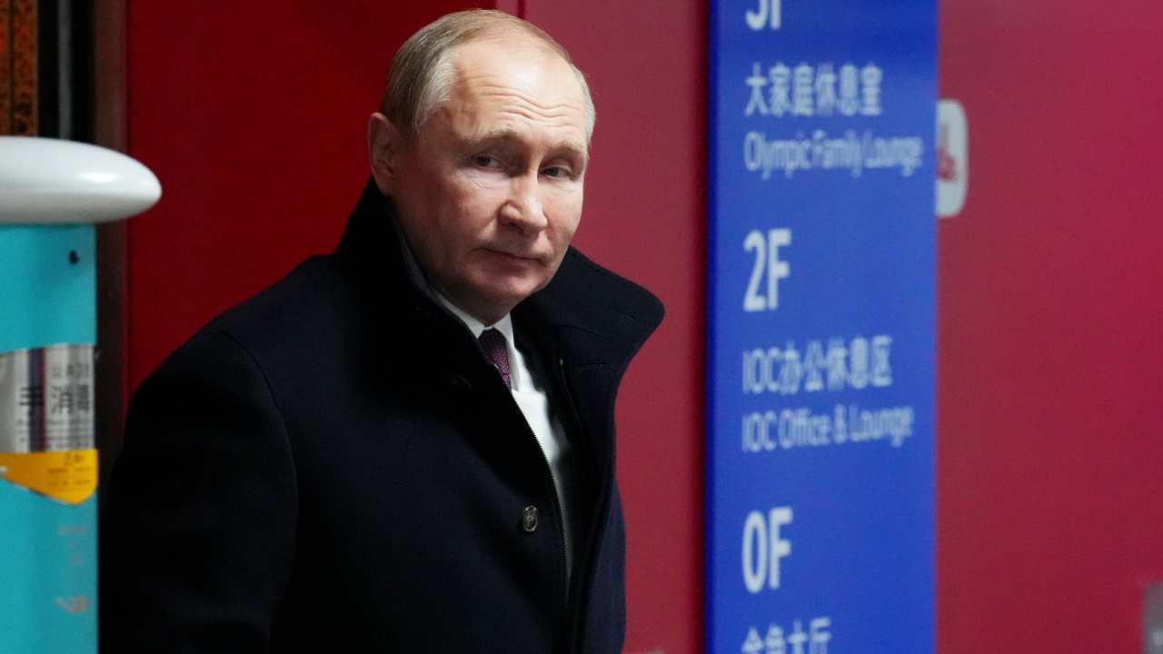 Руският президент Владимир Путин, цинично нападнал Украйна и пратил военни