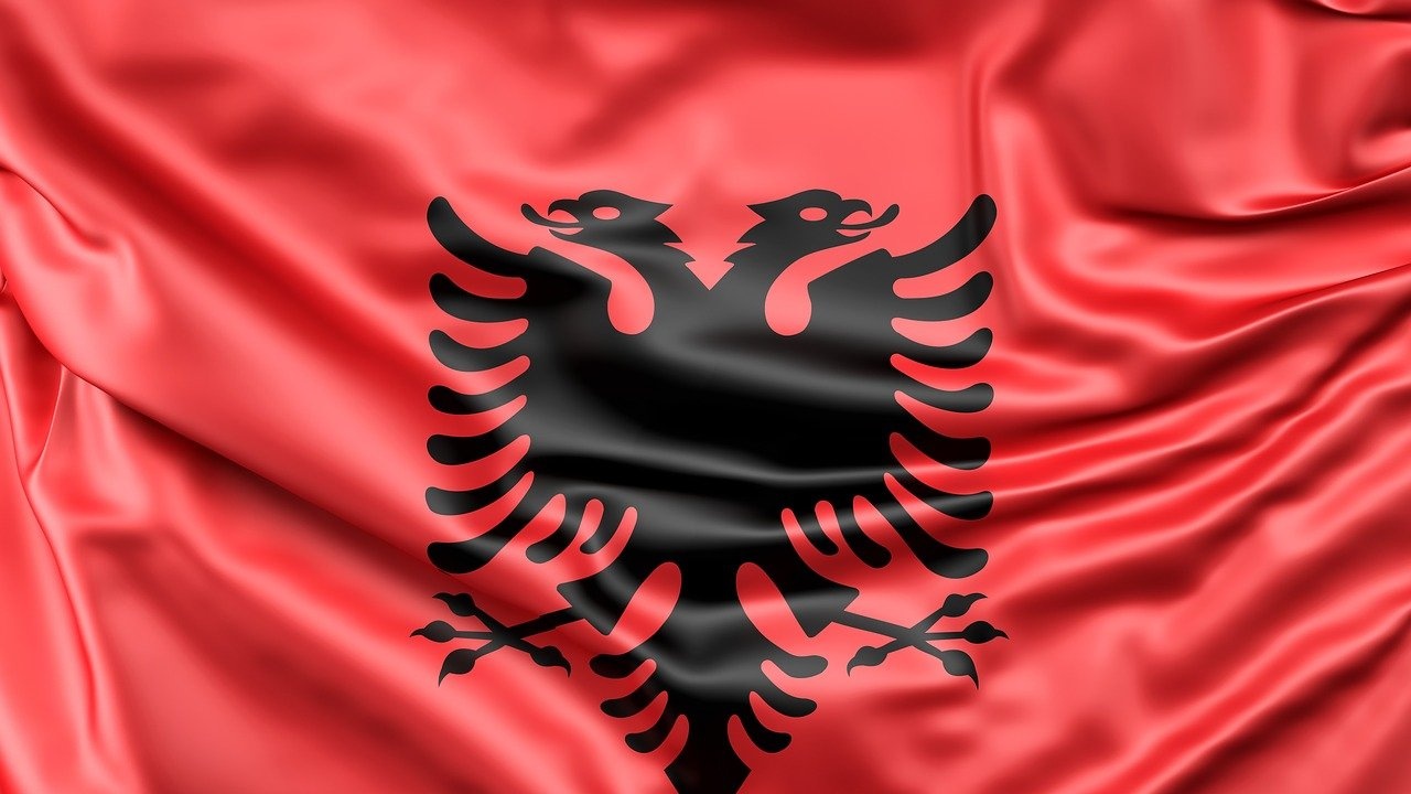 Свиване на населението на Албания регистрира националната статистика