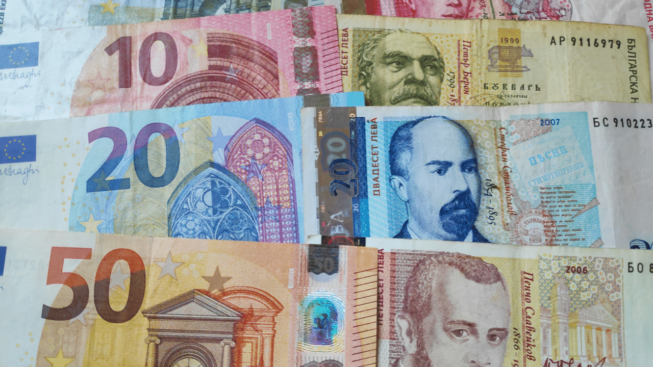 Български фирми търсят услуги за намаляване на валутните им рискове, според финтех компания