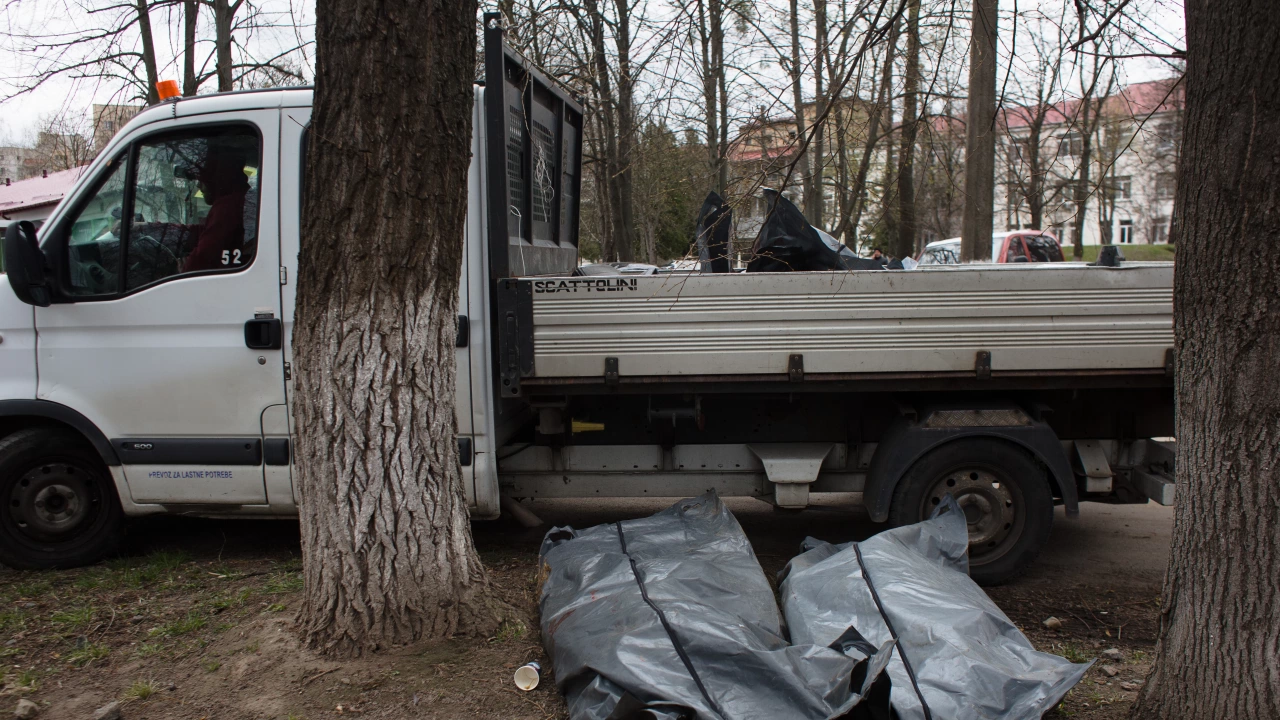 Десетки тела на загинали цивилни граждани са открити в Харков