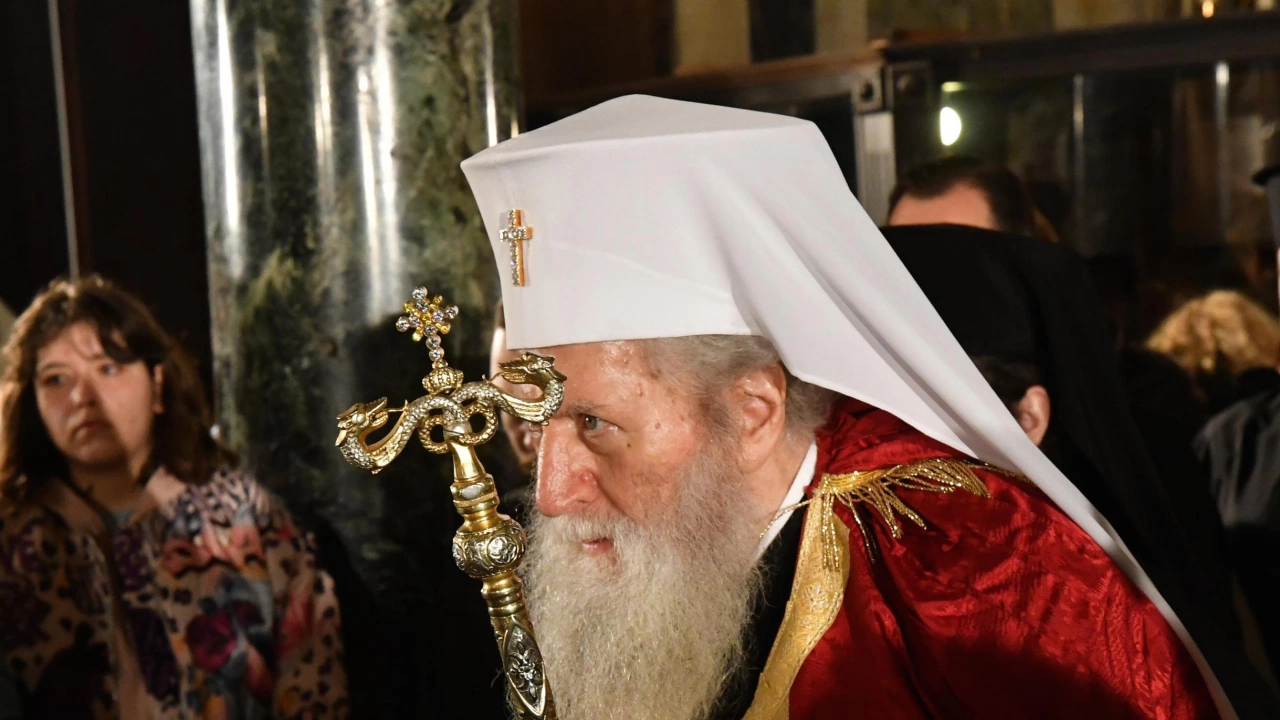 отслужи тържествена Великденска служба в катедралния храм Свети Александър Невски