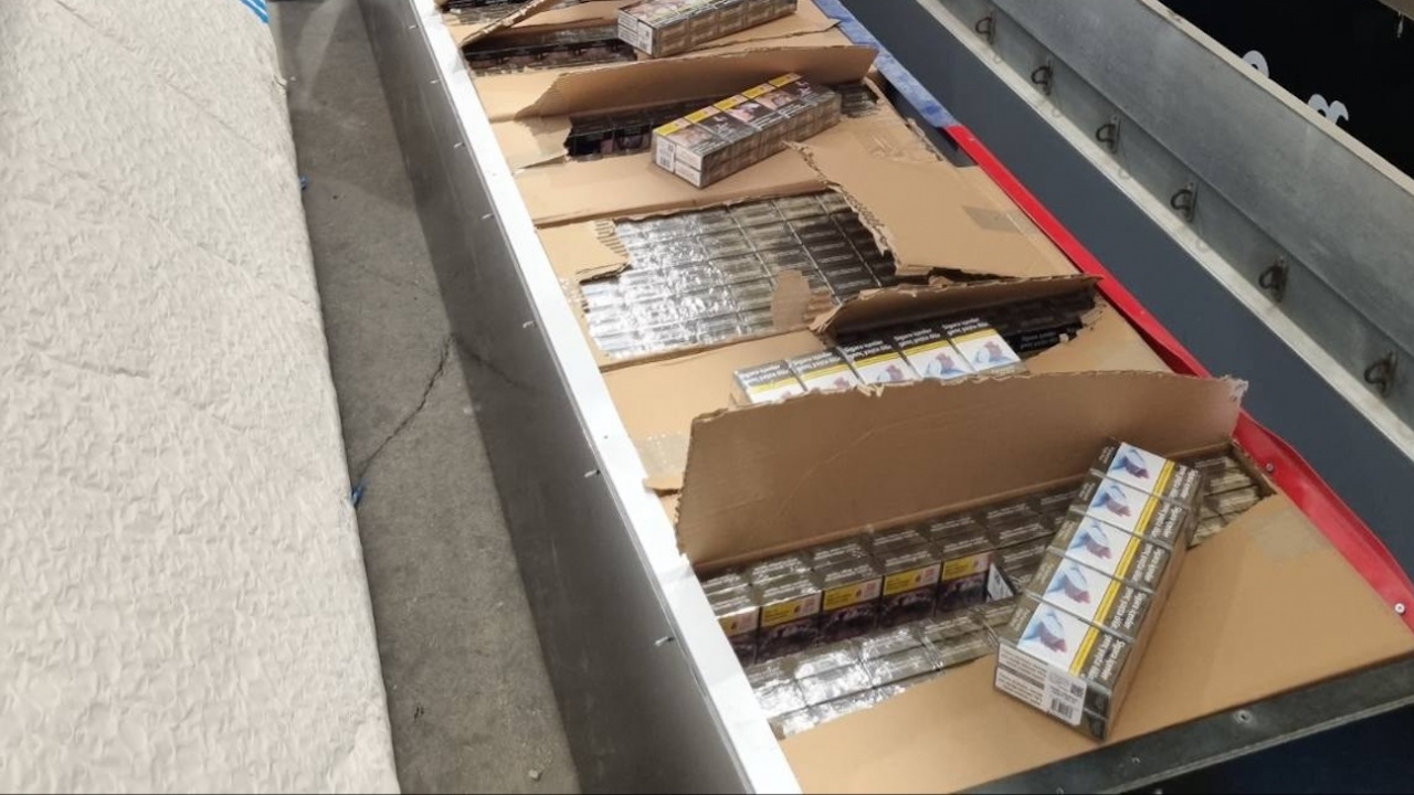 Задържаха контрабандни цигари за над 100 000 лева на ГКПП „Лесово“