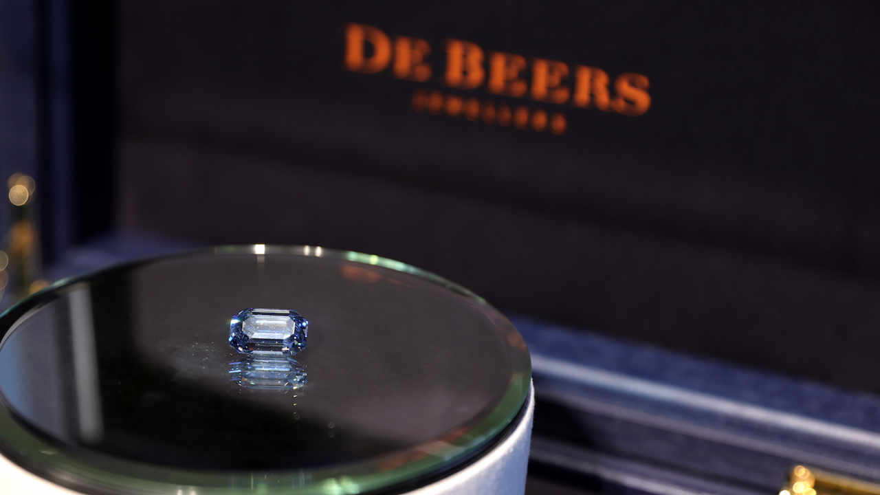 Най-големият и най-ценен син диамант беше продаден за 57,5 милиона щатски долара