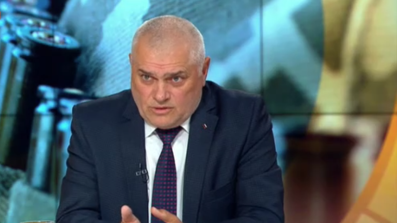Валентин Радев: Продаваме българско оръжие на Полша, после то отива в Украйна
