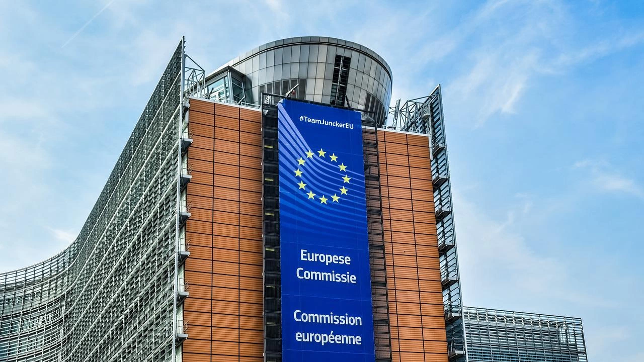 Европейската комисия даде ход днес на процедура срещу Унгария която