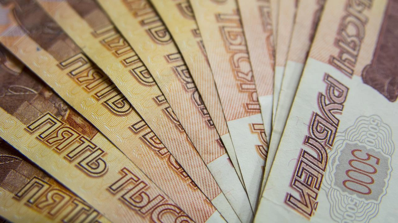 Курсът на руската рубла спрямо долара и еврото се стабилизира