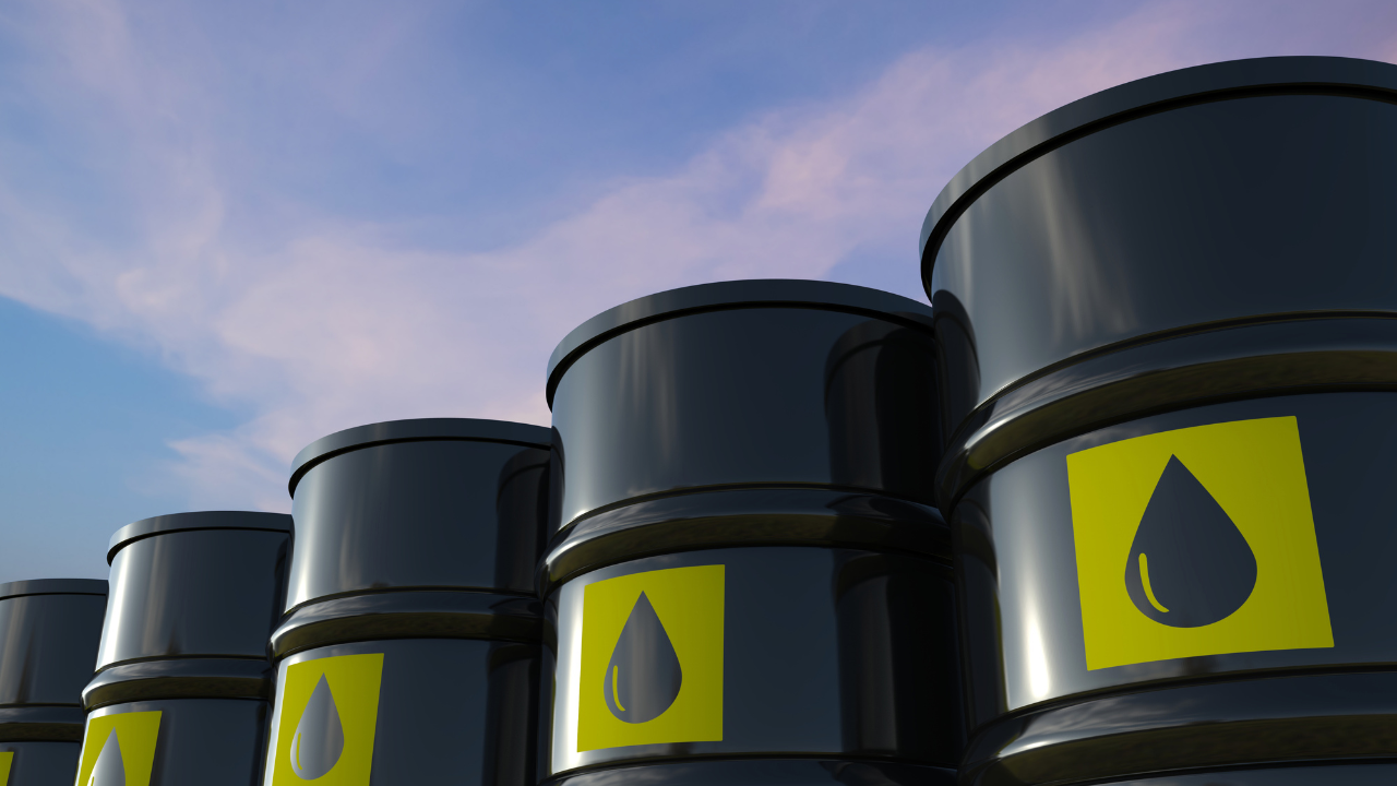 Петролът поскъпна, докато ЕС се готви за петролно ембарго срещу Русия