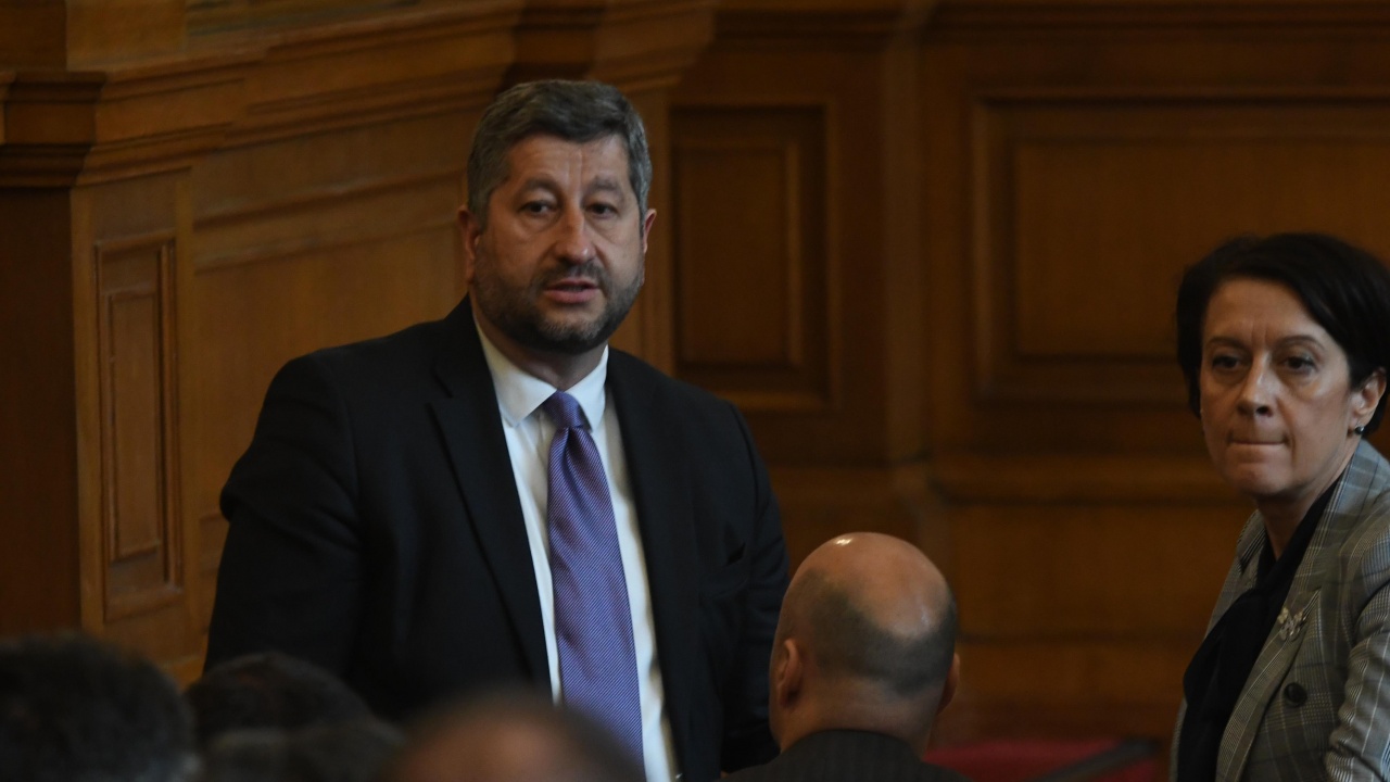Христо Иванов: Има напрежение между държавния глава и българския национален интерес