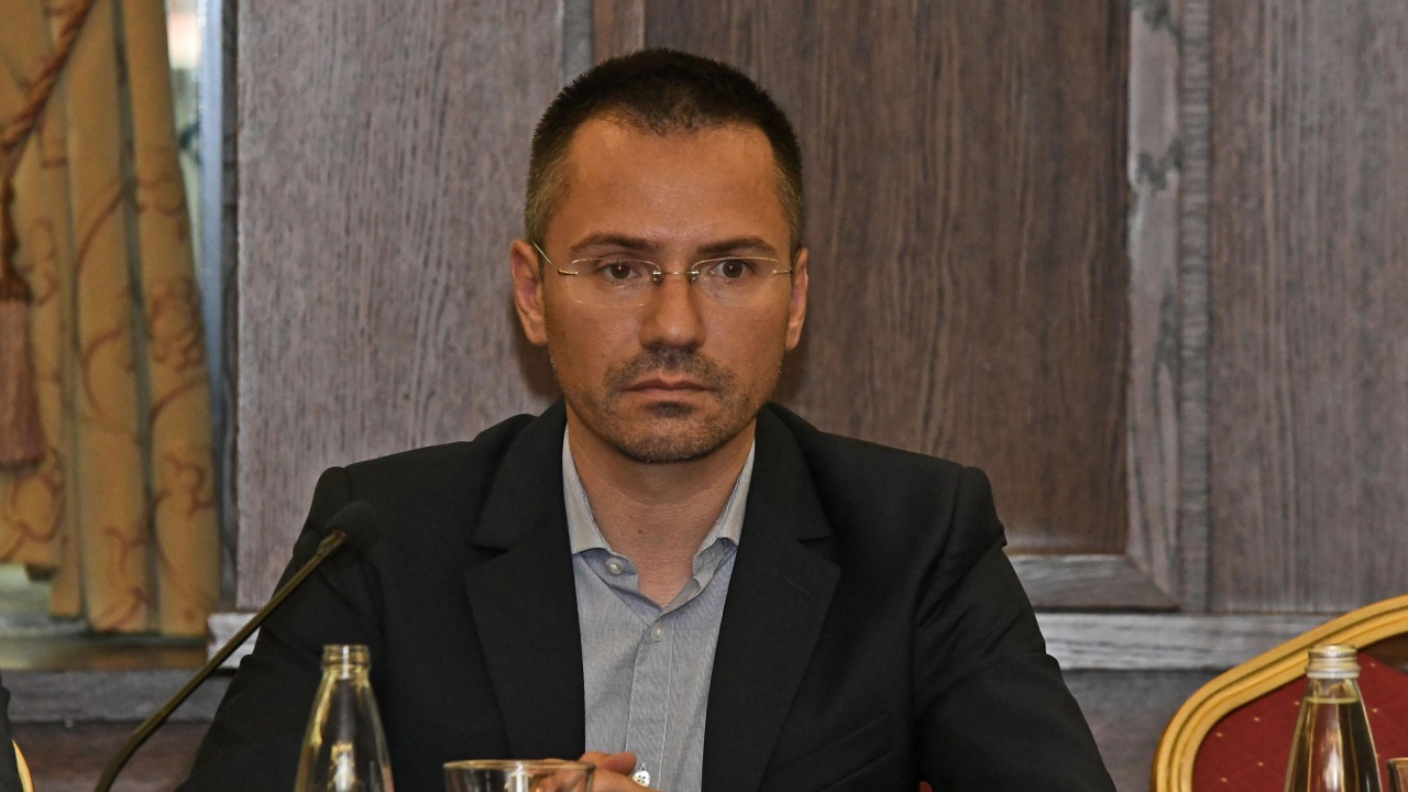 Джамбазки пред Novini.bg: Клетото ни правителство е получило поръчение за предателство по темата Македония
