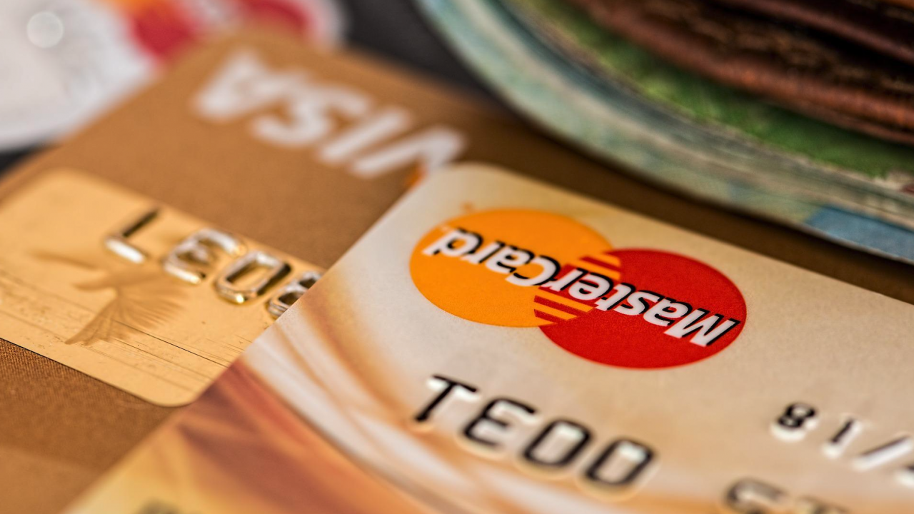 С кредитна карта от Fibank можете да спестите годишната такса