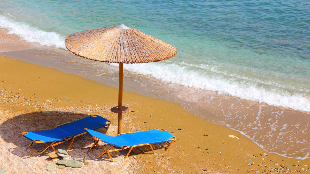 Гръцките плажове са пълни с микрочастици пластмаса