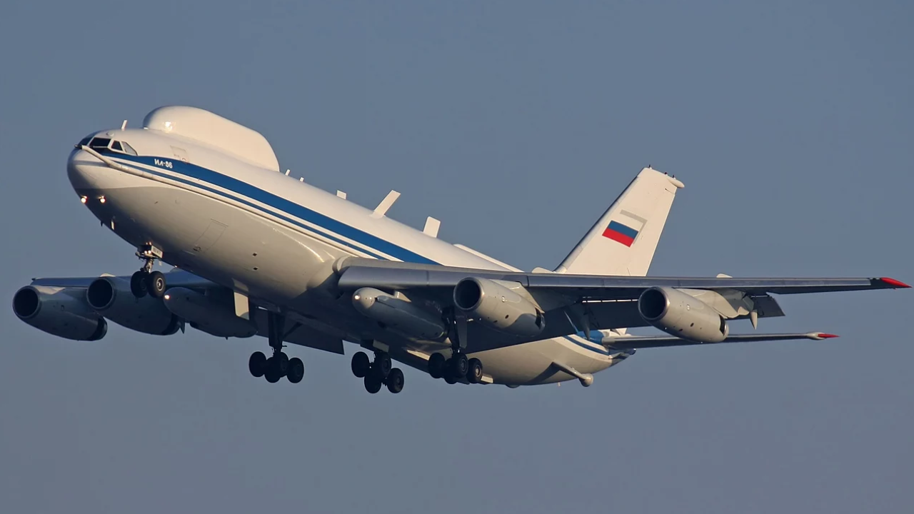 Самолетът Ил-80, въздушното убежище на Путин при ядрен конфликт, ще прелети над Москва за 9 май