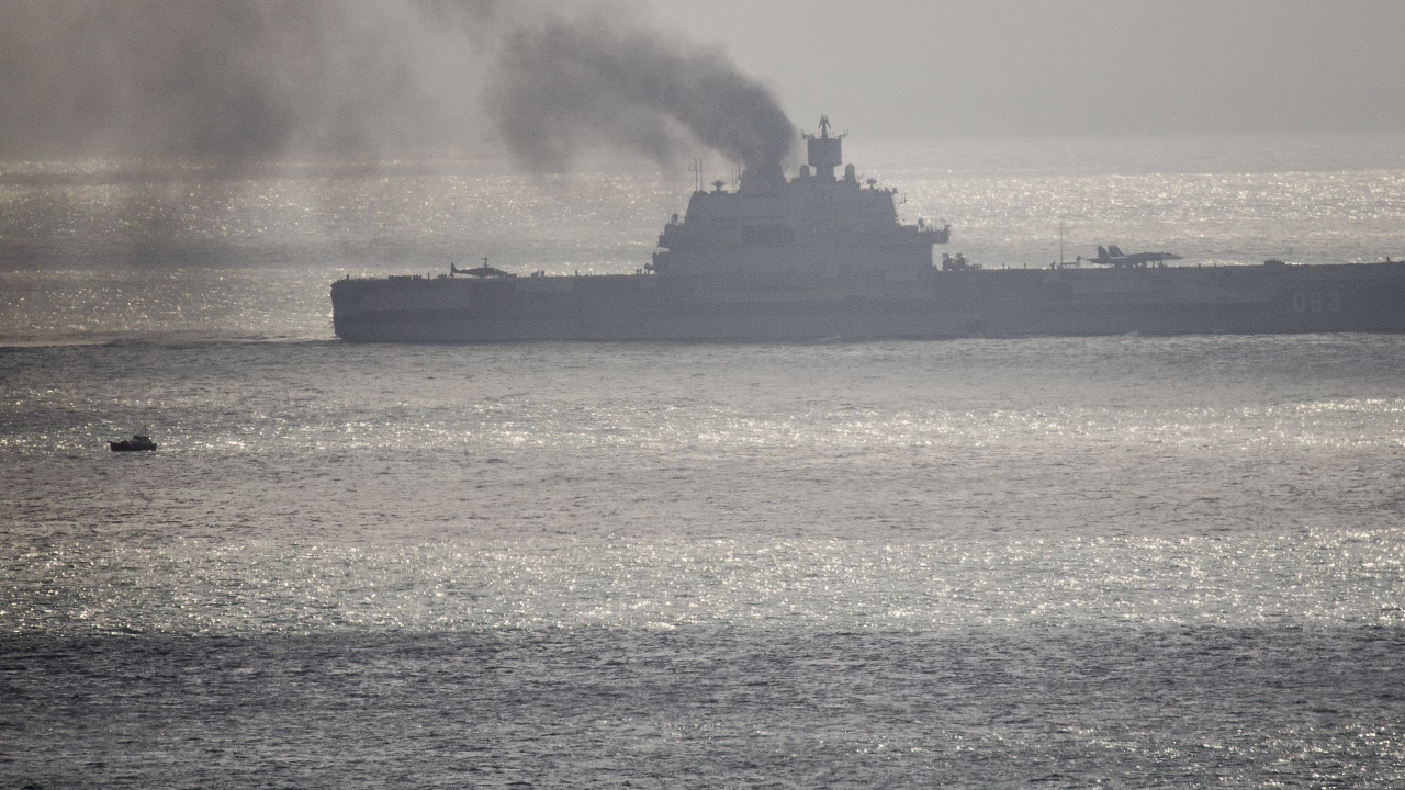 Украйна съобщи днес че е унищожила руски десантен кораб край