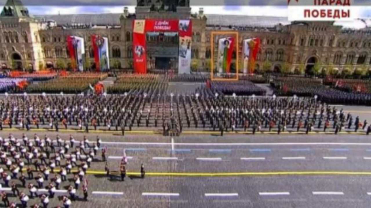 FactCheck: На Червения площад в Москва не се вее българското знаме