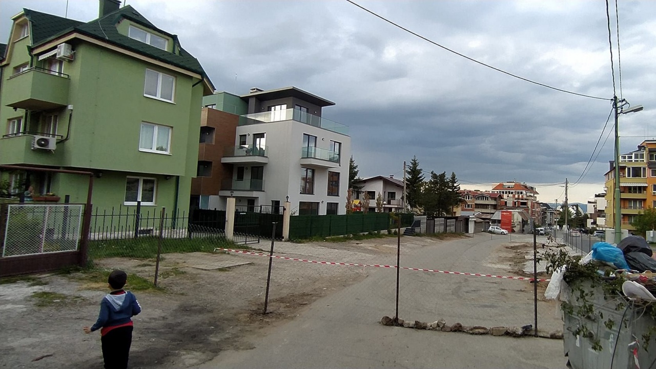Какво се случва почти месец по-късно с частна улица в "Манастирски ливади"
