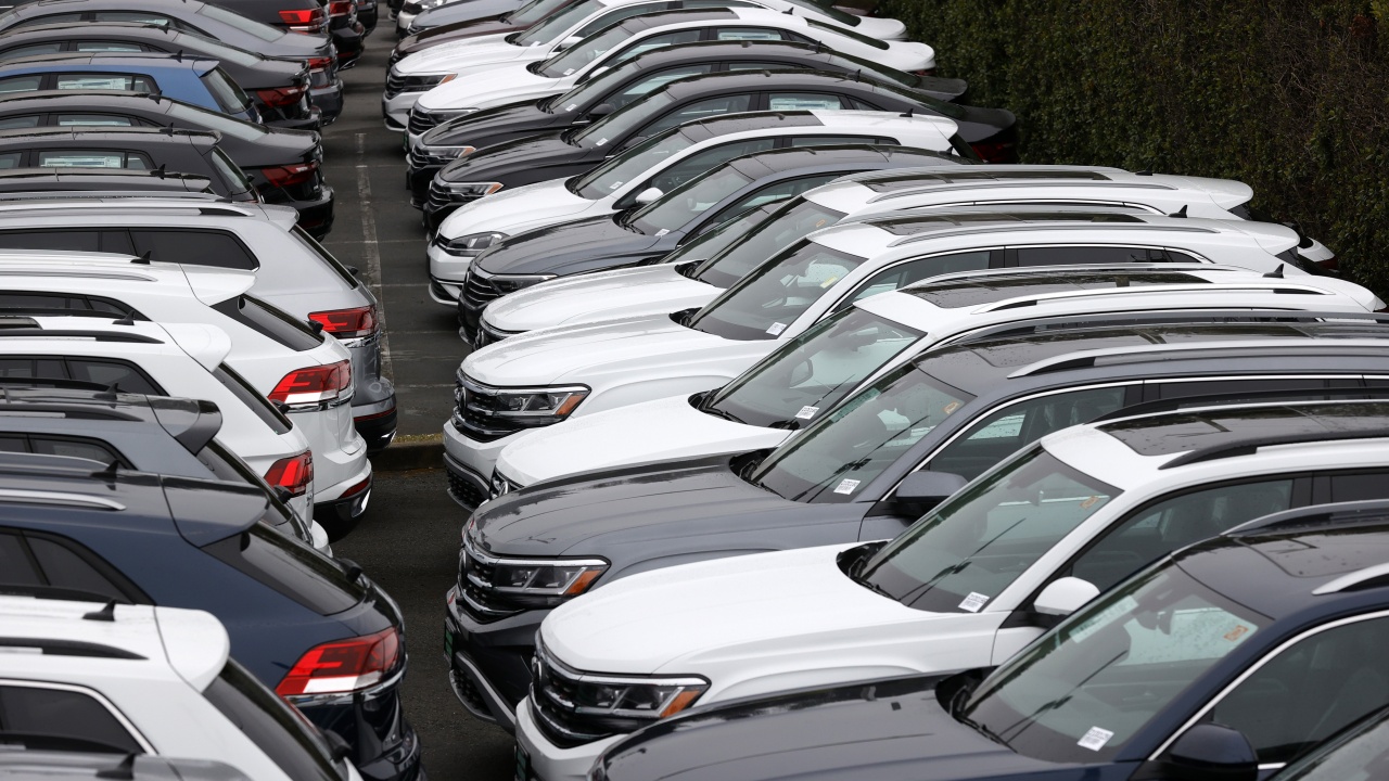 Срив на продажбите на нови автомобили в Русия заради санкциите 
