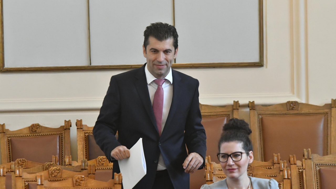 Законът "Магнитски" е най-мащабно прилаган в България, заяви Петков в отговор на въпрос на ДПС
