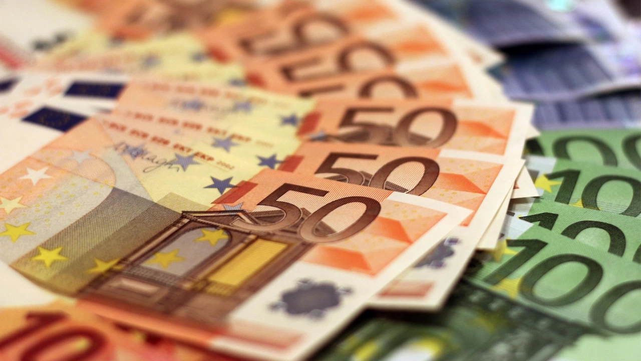 Курсът на еврото днес се понижи В междубанковата търговия във Франкфурт