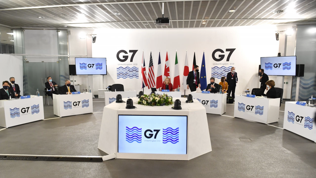 Г 7 няма никога да признае границите които Русия се
