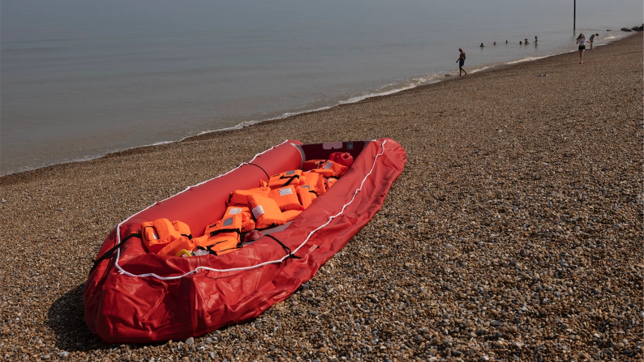 Осемнайсет мигранти са били спасени рано тази сутрин в морето