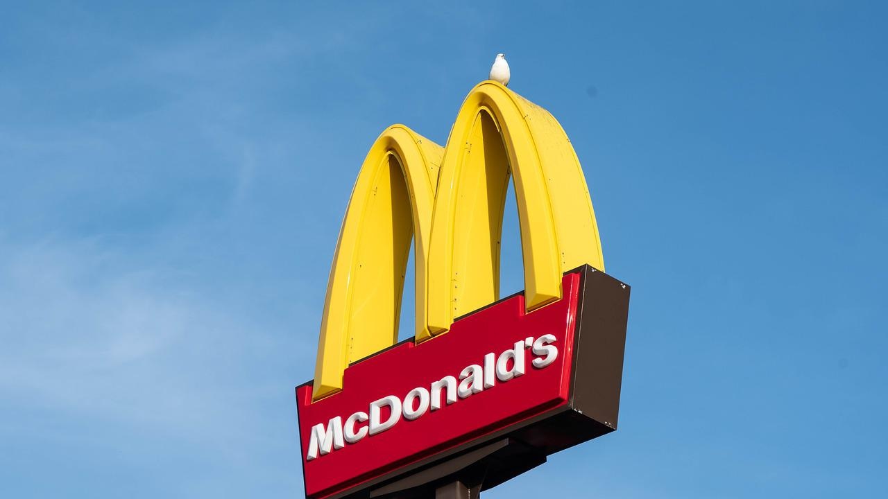 Макдоналдс (McDonald`s) обяви днес, че е започнал процедури за пълното