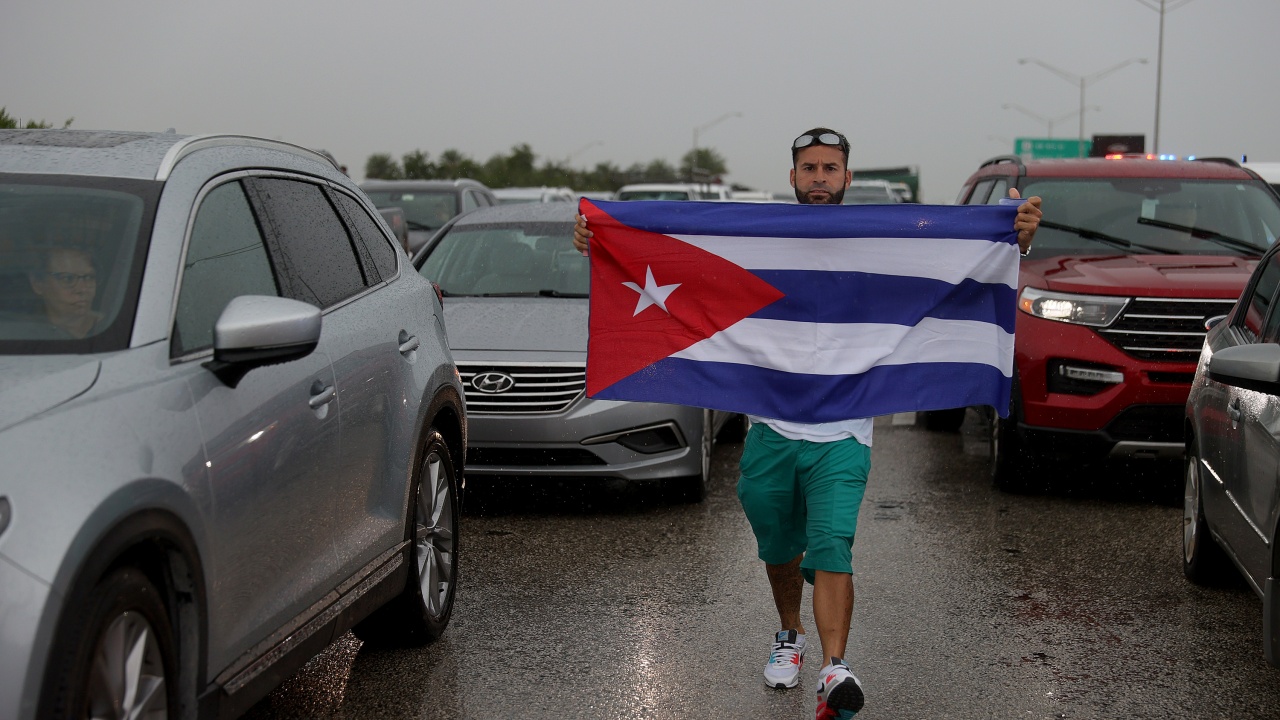САЩ облекчават част от наложените на Куба ограничения
