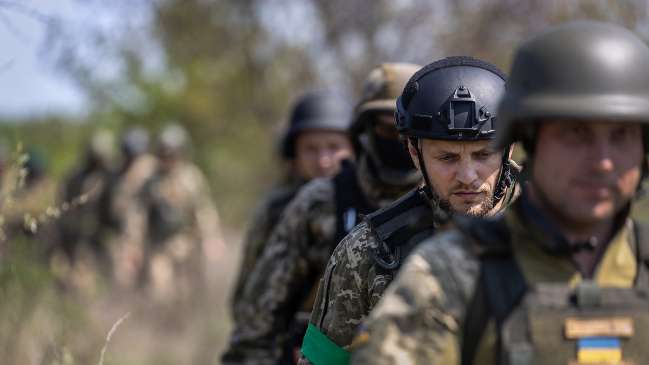 52-ма ранени украински защитници от Азовстал ще бъдат разменени за руски военнопленници