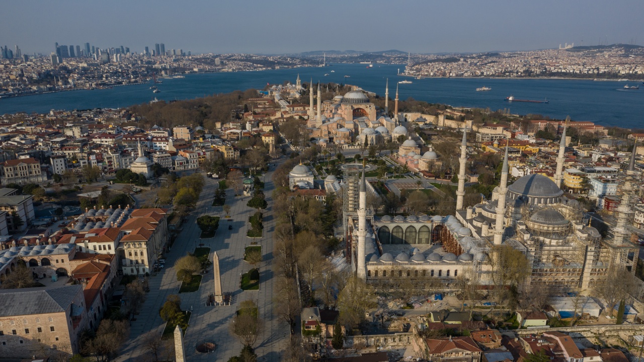Руските граждани са на първо място сред чуждестранните купувачи на имоти в Турция през април