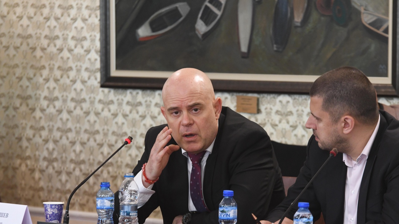 ВСС гледа предложенията за освобождаването на Гешев
