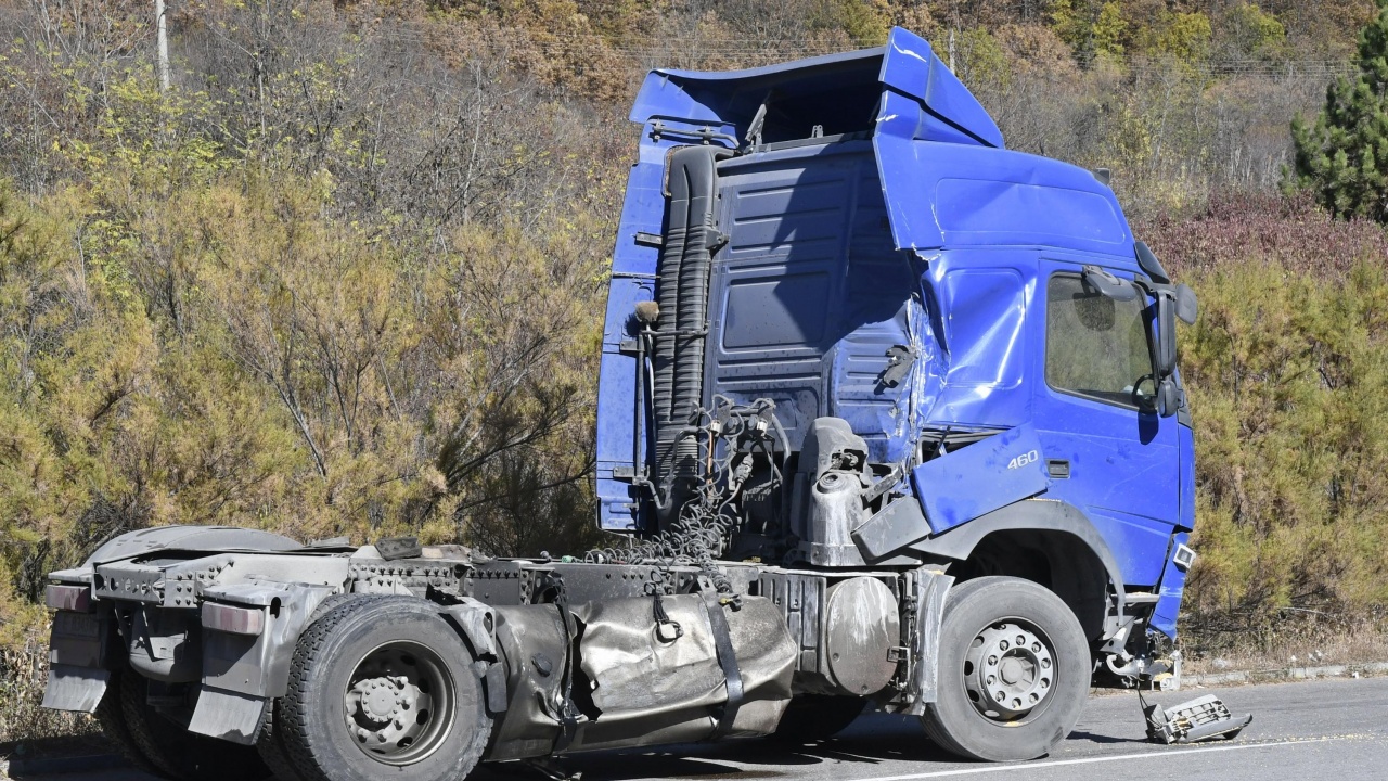 Катастрофа затвори за повече от четири часа участък от пътя Русе - Бяла