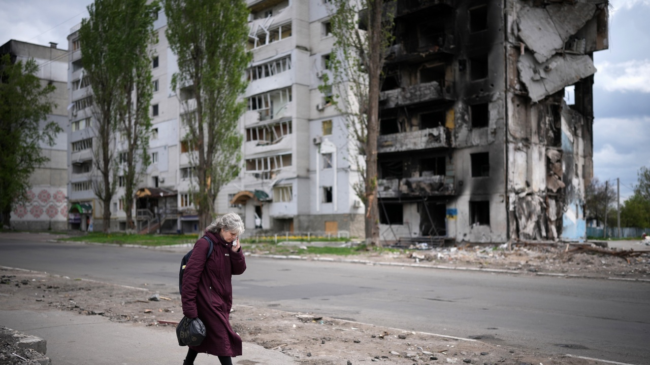 Най-малко 12 души са убити при руски бомбардировки в Северодонецк