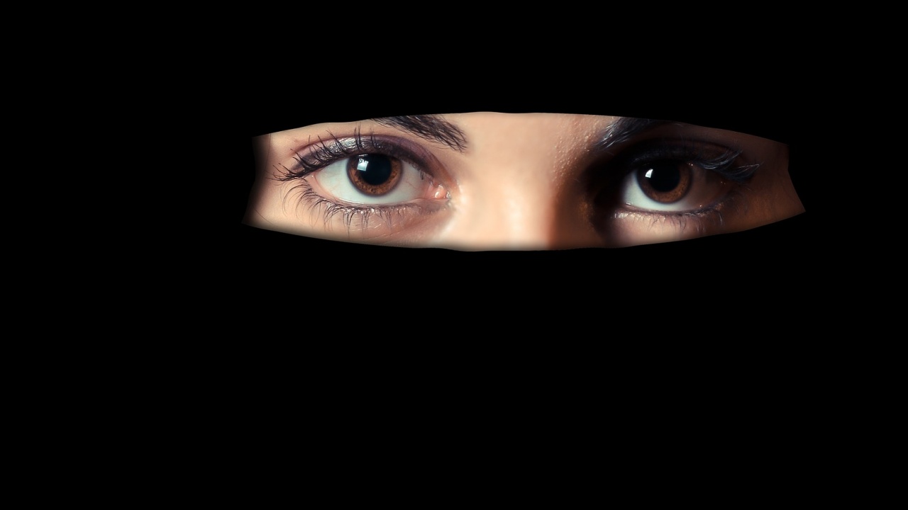 В Афганистан - жените на екран трябва да покриват лицата си